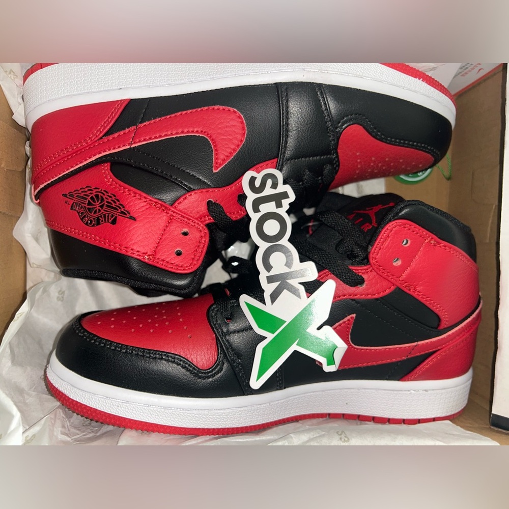 Jordan 1 mid
